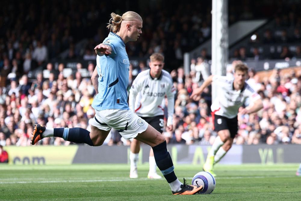 地上足球：梅西带队迈阿密夺冠，球王伟大无需多盐？